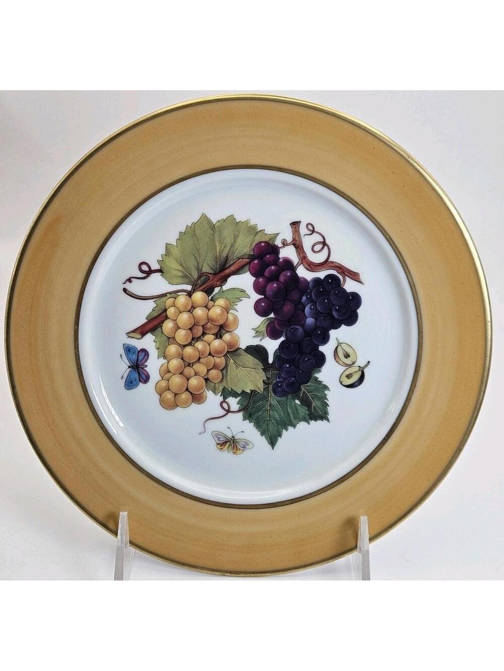 Limoges France Veritable Porcelaine D'Art Grapes & Butterflies 7 3/8" Plate